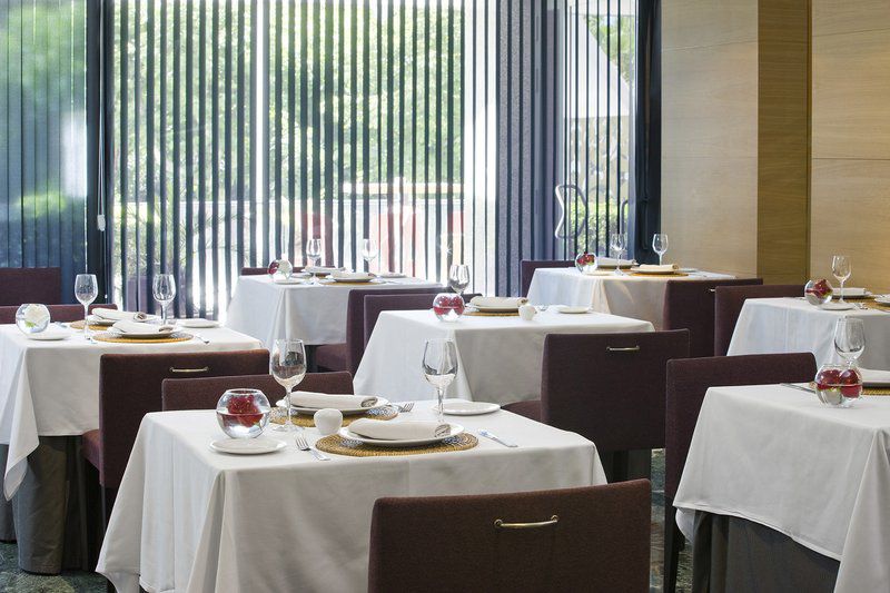 Nh Madrid Ventas Hotel Restaurant photo